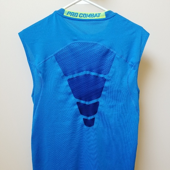 Boy's Large Nike Dri-Fit (Dri Fit) Pro Combat - Picture 2 of 3